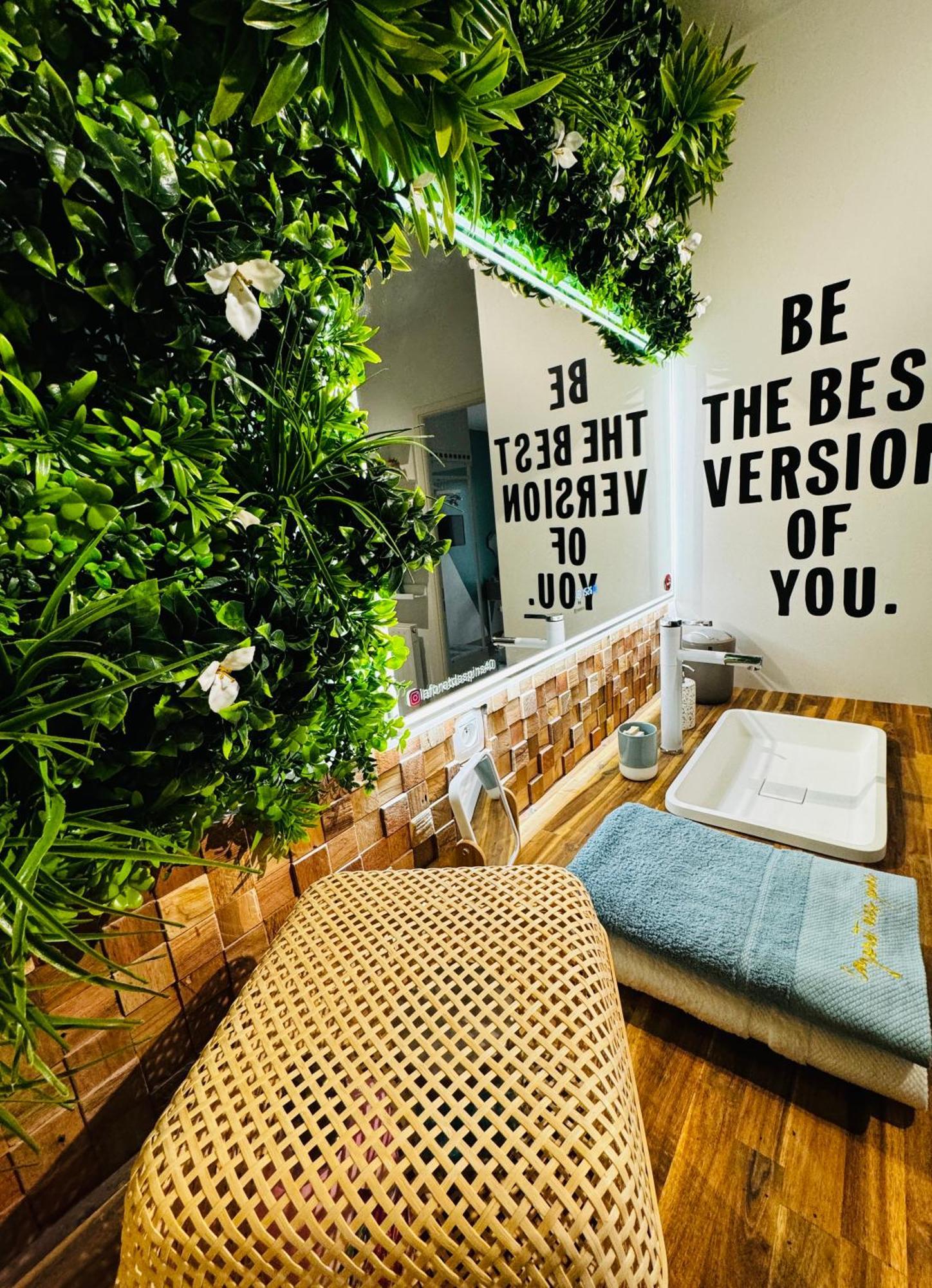 Apartment La Foret Des Pins - Free Check-in - Wifi - Parking Prive - Netflix - Draps & Serviettes Inclus *