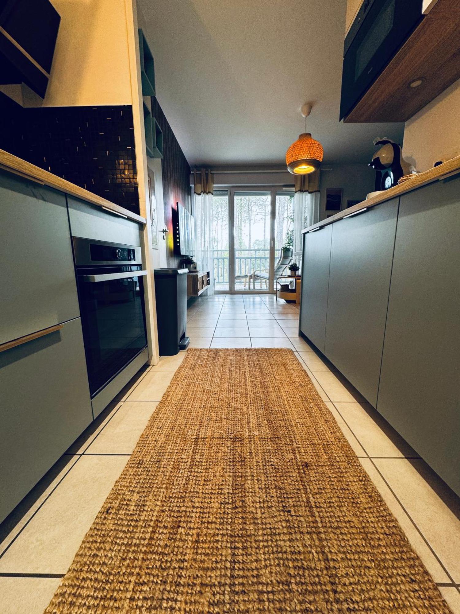 Apartment La Foret Des Pins - Free Check-in - Wifi - Parking Prive - Netflix - Draps & Serviettes Inclus